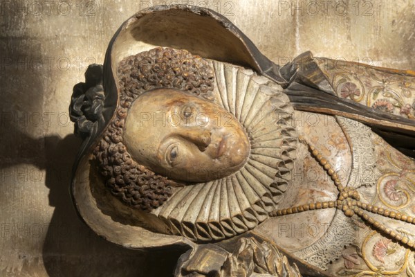 Detail of memorial tomb effigy Lady Dodderidge dies 1617, Exeter cathedral church, Exeter, Devon, England, UK
