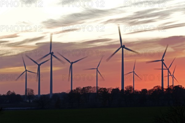 Wind power plants, Abendrot, Südergellersen, Samtgemeinde Gellersen, Lower Saxony, Germany