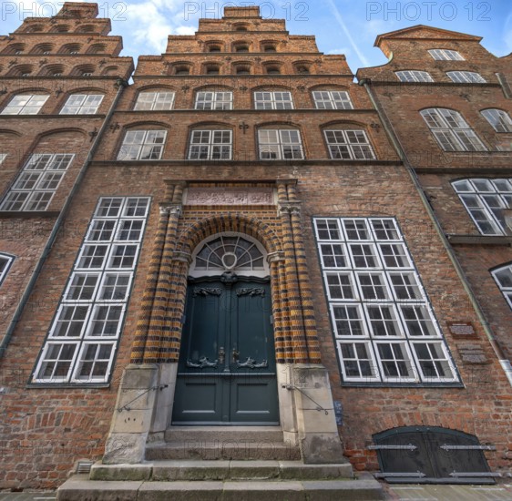 The Schabbelhaus, a Renaissance building, the entrance portal with terracotta decoration, built in 1558, renewed after an explosion in 1562, Mengstr, 48 Hanseatic City of Lübeck, Schleswig-Holstein, Germany