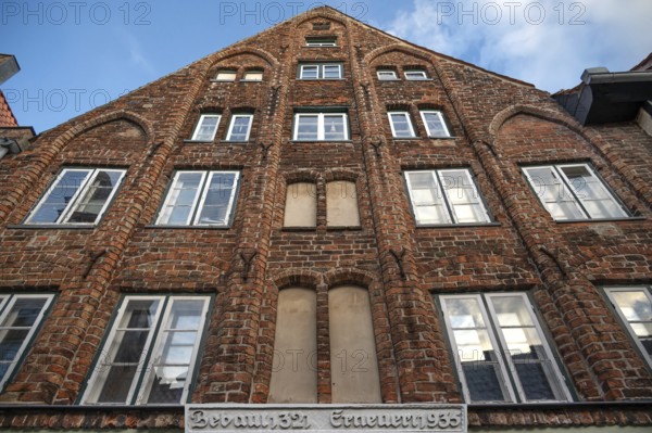 Brick Gothic residential building built in 1321, Hanseatic City of Lübeck, Schleswig-Holstein, Germany