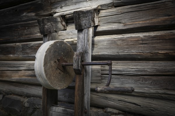 Old whetstone, Bjørnstad, farm from Vågå, Maihaugen open-air museum with houses and objects from farms in Gudbrandsdal, Lillehammer am Mjøsa Lake, Fylke Innlandet Municipality, Norway