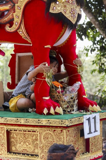 Combustion ceremony (Ngaben), preparation at the cremation site, Ubud, Bali, Indonesia