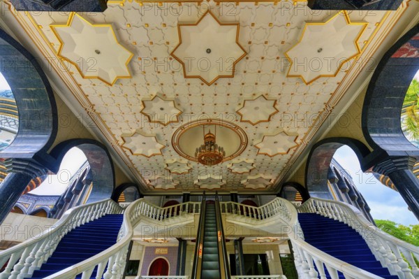 Jame' Asr Hassanil Bolkiah Mosque, King's entrance, Bandar Seri Begawan, Brunei