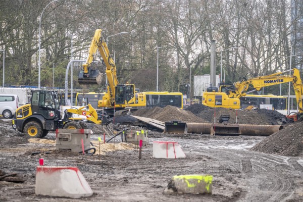 Large construction site in the city center of Essen, the large intersection of Hollesstraße and Steeler Straße is being completely rebuilt, renovated, supply lines, sewage, gas, water and the construction of new tracks for the new Stadtbahn-Essen, a new tram line in the city center, new construction of stops, North Rhine-Westphalia, Germany
