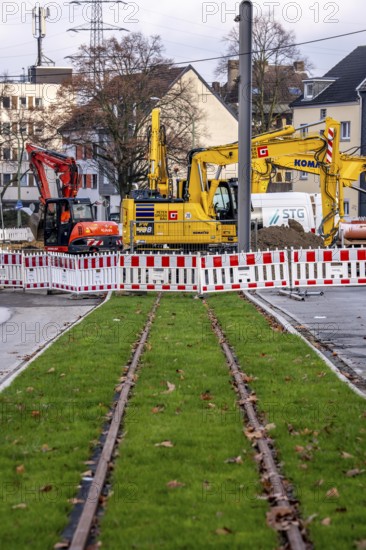 Large construction site in the city center of Essen, the large intersection of Hollesstraße and Steeler Straße is being completely rebuilt, renovated, supply lines, sewage, gas, water and the construction of new tracks for the new Stadtbahn-Essen, a new tram line in the city center, new construction of stops, North Rhine-Westphalia, Germany