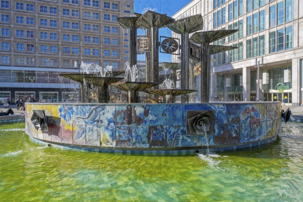 Fountain of the People's Friendship Alexanderplatz Berlin Detuschland