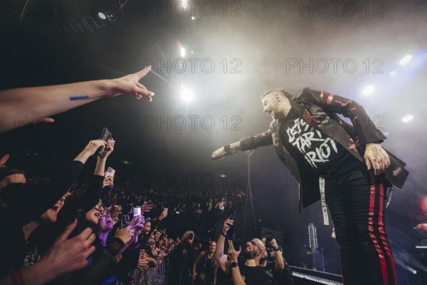 Singer Adam Gontier from Three Days Grace live on tour 25 at Berlin's Tempodrom on 19.11.2025