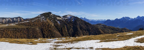 Snowfield on the Trattberg Alm with a view of the Hochwieskopf, Osterhorn Group, Salzkammergut, Province of Salzburg, Austria