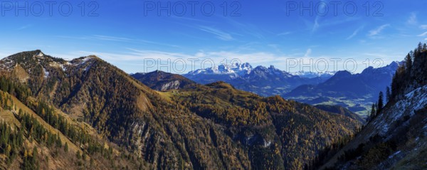 View from Trattberg Alm to Alpbichlalm and Dachstein Massif, Autumn, Osterhorn Group, Salzkammergut, Province of Salzburg, Austria
