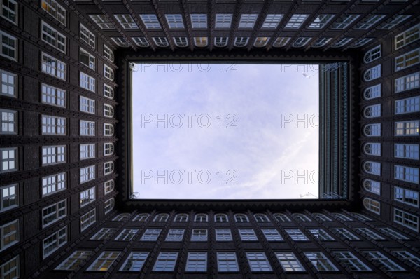 Chilehaus, Kontorhaus, brick expressionism, Kontorhausviertel, sky, Free and Hanseatic City of Hamburg, Germany