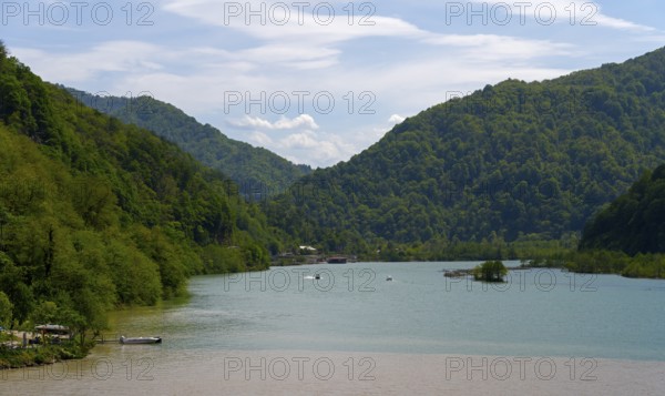 Rivers of different colors surrounded by forested mountains and blue sky, confluence of Adjaristskali and Chorokhi, Acharistskali, Adjaris-Tsqali, Acharis-Tsqali, Autonomous Republic of Adjara, Lesser Caucasus, Georgia