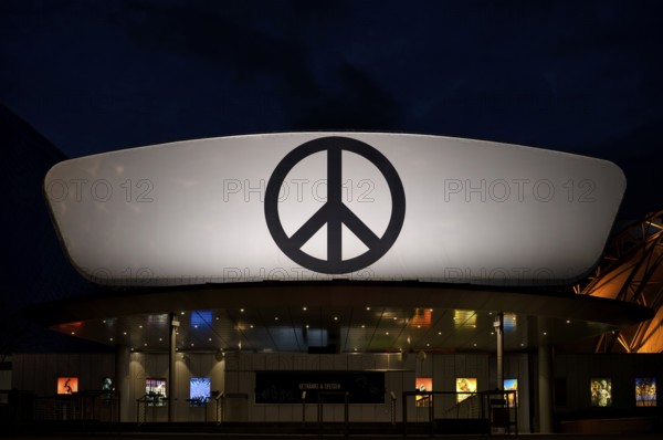 Night shot, oversized logo, sign, pictogram, PEACE, Stage Theater an der Elbe, musical, Michael Jackson, Free and Hanseatic City of Hamburg, Germany