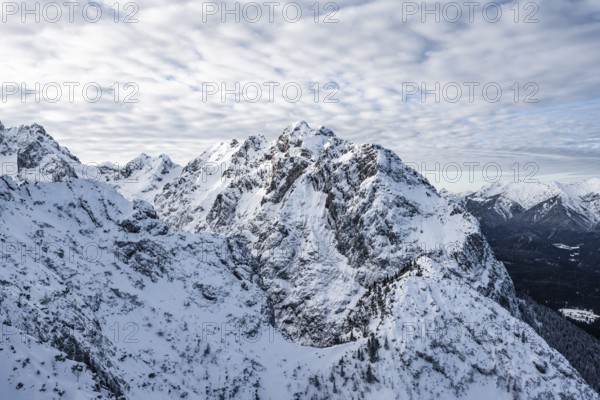 View of snowy Waxenstein, view from Längenfelderkopf in winter, Wetterstein Mountains, Garmisch-Partenkirchen, Bavaria, Germany