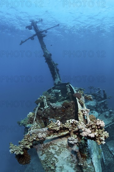 Schorstein und Mast, MS Khanka, also known as Russian wreck, named SSV (Sudno Svyazyy) on the hull former Russian spy ship or communication ship, shipwreck, Zabargad island, Red Sea, Egypt