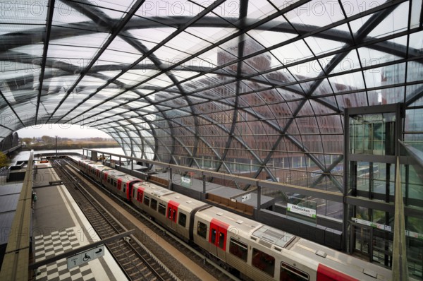 Elbbrücken underground station, standing train, U4, platform, stop, train station, subway, public transport, HVV, Hamburger Verkehrsverbund, Hochbahn, local transport, Free and Hanseatic City of Hamburg, Germany