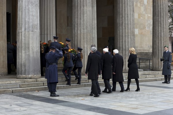 Wreath procession of representatives of constitutional organs enters the Neue Wache - Memorial Day Wreath laying for victims of war and tyranny, Neue Wache, Berlin, 16.11.25