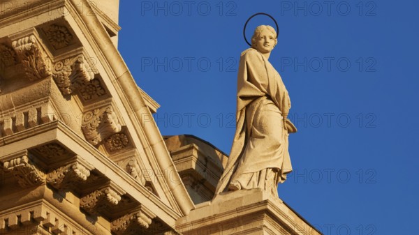 Syracuse, cathedral, detailed statue of a saint on a building against a clear sky, Baroque towns of Sicily, Baroque corner of Sicily, late Baroque towns of Val di Noto, UNESCO World Heritage Site, Sicily, Italy