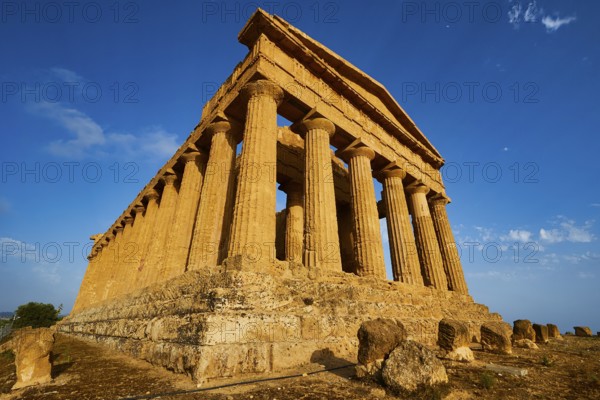 Temple of Concordia, Great Ancient Temple with Massive Columns and Sandstone Constructure, Valley of the Temples, Valle dei Templi, Archaeological Site, UNESCO World Heritage Site, Agrigento, Sicily, Italy