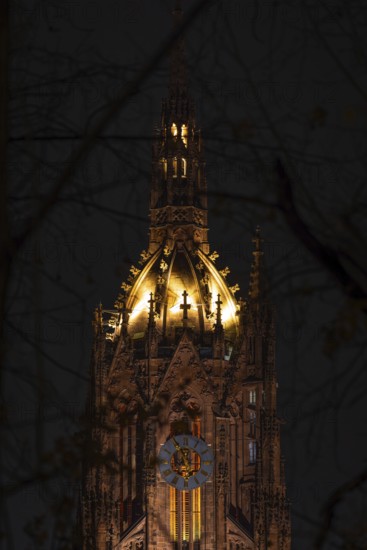 The top of St. Bartholomew's Cathedral in Frankfurt am Main glows like a crown in the evening, Frankfurt am Main, Hesse, Germany