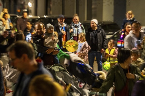 Martinszug in Essen-Rüttenscheid, the parish of St. Lambertus, with over 500 participants, North Rhine-Westphalia, Germany