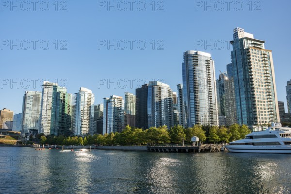 Skyline, skyscrapers on the promenade, Coal Harbour, Vancouver, British Columbia, Canada