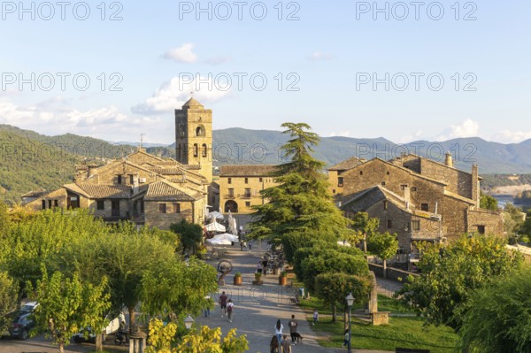 Historic buildings medieval village of Ainsa, Aínsa-Sobrarbe, Huesca province, Aragon, Spain