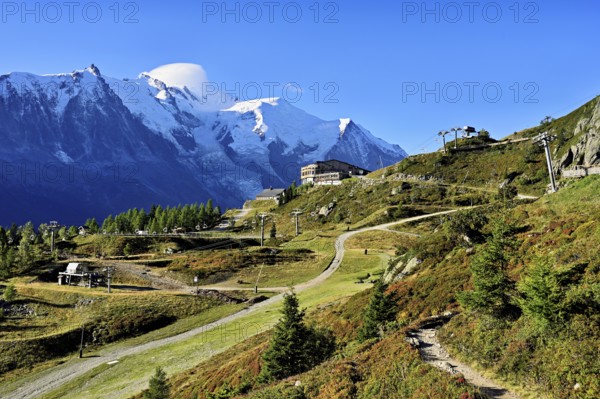 Mountain station of the La Flégère cable car, with the snow-covered Mont Blanc massif at the back, Chamonix-Mont-Blanc, Haute-Savoie, France
