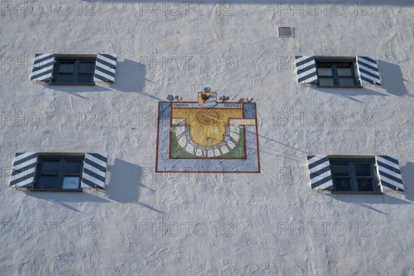 Franzmühle, Fassade mit Sonnenuhr, Bad Tölz, Upper Bavaria, Bavaria, Germany