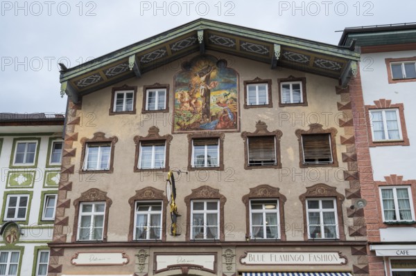 Gable house with air painting in Marktstraße, pedestrian zone, old town, Bad Tölz, Upper Bavaria, Bavaria, Germany