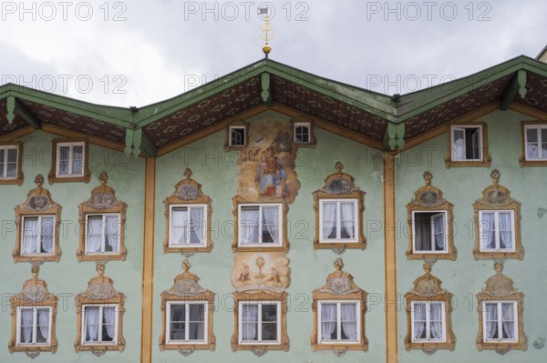 Gabelhaus mit Lüftlmalerei, façade, Marktstraße, pedestrian zone, old town, Bad Tölz, Upper Bavaria, Bavaria, Germany