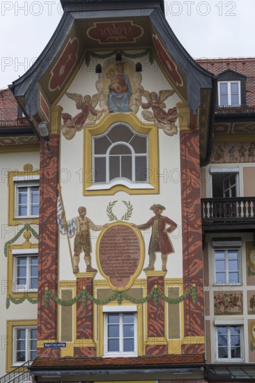 Façade with Lüftlmalerei, In memory of Hans Jäger Höckenlohn, Kapellengasteig, Bad Tölz, Upper Bavaria, Bavaria, Germany