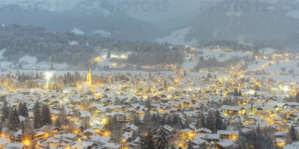 Oberstdorf am Silvesterabend, Oberallgäu, Allgäu Alps, Allgäu, Bavaria, Germany