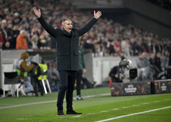 Coach coach Robin Van Persie Feyenoord Rotterdam on the sidelines Gesture Europa League, MHPArena, MHP Arena Stuttgart, Baden-Württemberg, Germany