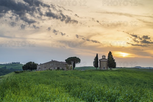 Cappella della Madonna di Vitaleta, chapel at sunset, Val d'Orcia, Pienza, Tuscany, Italy