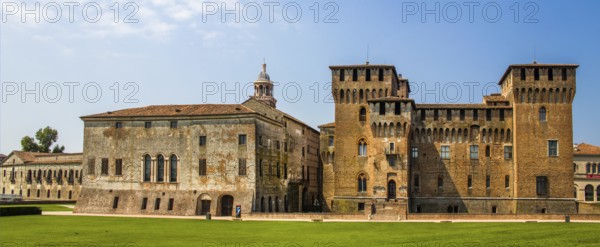San Giorgio Castle connected to the palace by a grand staircase, Mantua, Lombardy, Italy, Mantua, Lombbardei, Italy