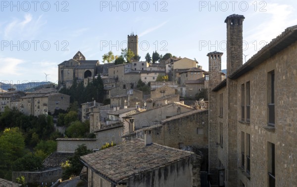 View over rooftops medieval hilltop village, Sos del Rey Católico, Cinco Villas district, Zaragoza province, Aragon, Spain