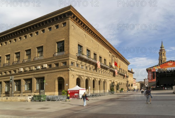 Historic Ayuntamiento city hall building, Plaza del Pilar, city centre of Zaragoza, Aragon, Spain