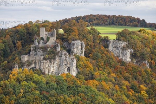 Indian summer on the Swabian Jura in the Nenninger Valley with the ruins of Reussenstein Castle