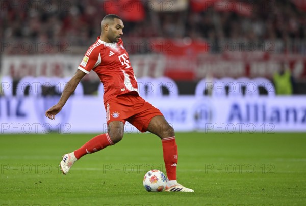 Jonathan Tah FC Bayern Munich FCB (04) Action at the ball Allianz Arena, Munich, Bayern, Germany
