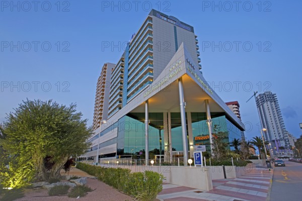 Hotel complex, Diamante Beach El Hotel AR Diamate Beach Hotel in Calpe, night view, Valencia, Costa Blanca, Spain