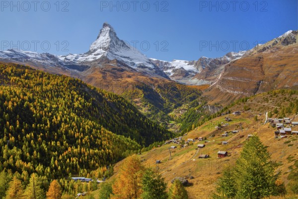 Landscape below the Sunnegga with hamlet of Findeln and Matterhorn 4478 m in autumn, Zermatt, Mattertal, Valais, Switzerland