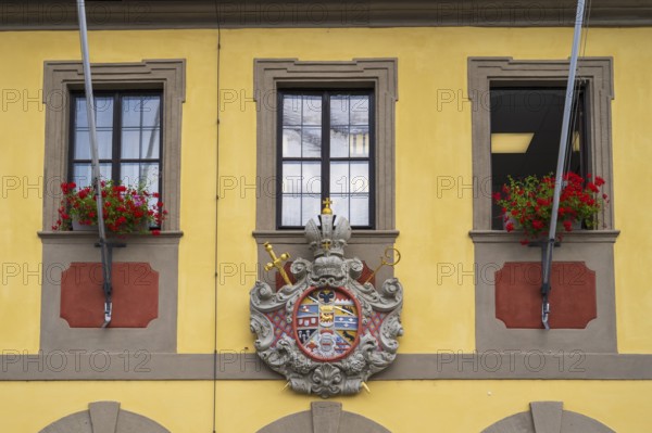 Facade with city coat of arms, town hall, market square, Deutsche Korbstadt, Lichtenfels, Upper Franconia, Franconia, Bavaria, Germany