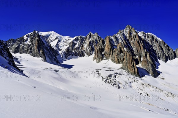 View of the mountains from the Télécabine Panorama Railway, La Tour Ronde, Mont Blanc, Mont Maudit, Le Mont Blanc du Tacul, in the foreground the glacier du Géant, Chamonix-Mont-Blanc, Haute-Savoie, France