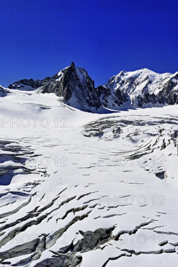 View of the mountains from the Télécabine Panorama Railway, La Tour Ronde, Mont Blanc, in the foreground the glacier du Géant, Chamonix-Mont-Blanc, Haute-Savoie, France