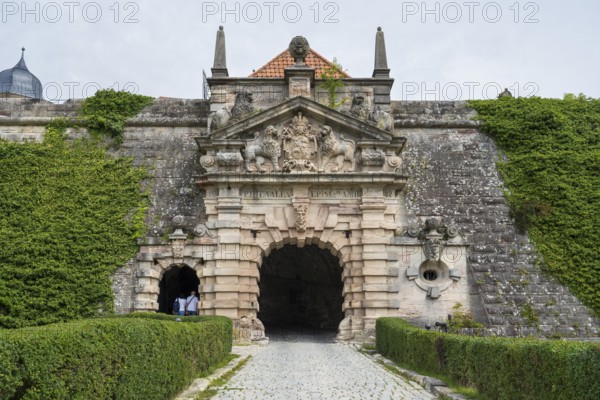Fortress gate with coat of arms of Prince-Bishop Philipp Valentin Voit von Rieneck, Rosenberg Fortress, Upper Old Town, Kronach, Upper Franconia, Bavaria, Germany