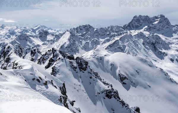View of mountain panorama, mountain landscape in winter, Albula Alps, Rhaetian Alps, Graubünden, Switzerland