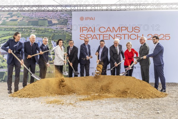 From left, architect Jacob van Rijs, OB Harry Mergel, Digital Minister Dr. Karsten Wildberger, Research Minister Dorothee Bär, Prof. Reinhold Geilsdörfer (Dieter Schwarz Foundation), Friedrich Merz, Gerd Chrzanowski (CEO, Schwarz Group), Winfried Kretschmann, Dr. Nicole Hoffmeister-Kraut (Economics Minister BW), Thomas Strobl (Interior Minister BW), Moritz Gräter (IPAI CEO) . ground-breaking ceremony ceremony for the Innovation Park for Artificial Intelligence (IPAI) in Heilbronn. Heilbronn, Baden-Württemberg, Germany