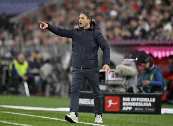 Coach Niko Kovac Borussia Dortmund BVB on the sidelines gesture gesture TV camera, German Classico, FC Bayern Munich FCB versus Borussia Dortmund BVB, Allianz Arena, Munich, Bayern, Germany