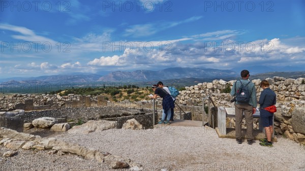 Tourists, visitors, Tomb Ring A, archaeological site, UNESCO World Heritage Site, Mycenae, Mycenae, important city in pre-classical times, Peloponnese, peninsula, Greece