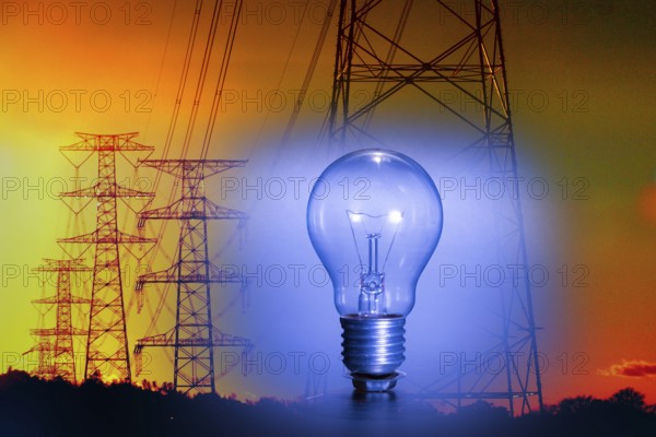 Symbolic image, power supply, lack of power lines, network security, energy transition, nuclear energy phase-out, Russia-Ukraine war, scarcity of fossil fuels, scarcity of raw materials, cold winter, frost, heating system, energy supply, scarcity of fossil fuels, gas power plants, alternative energy sources, solar energy, wind power, few raw materials, Germany